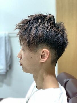 ヘアーベース(Hair Base) フェード×前下がり×アップバング