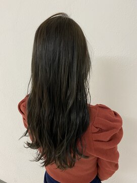 アングゥ ウル(ungu ul) トーンダウン/グレージュ/ロングヘア