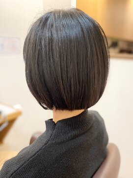 フリージア(freesia) 30代40代50代/ツヤ髪スタイル/大人ボブ