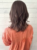 ルノン シェリー(LUNON cheliy)&nbsp;外ハネくびれベージュ/ウルフ/レイヤーカット/ひし形シルエット