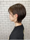 ショートボブ前髪あり20代30代40代50代60代ピンクブラウン耳掛け