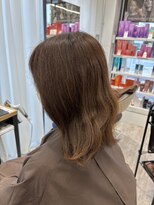 ウイ バイ ファースト 北四番丁店(u'i by first)&nbsp;あごラインのオリーブブラウン切りっぱなしボブスタイル