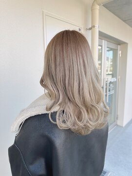 アルレン(Allen) ホワイトブロンド【宇都宮/ベージュ/ダブルカラー】