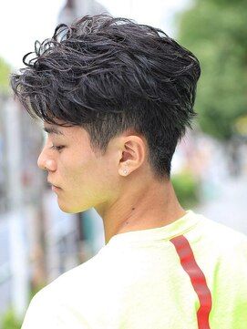 リップス 横浜(LIPPS) ワイルドツーブロック 前髪かきあげ