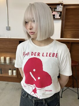 リヴ ウメダ(LIV umeda) ホワイトカラー/ボブカット/トリプルカラー【梅田】