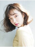 カジュアルボブ_ウェーブパーマフォギーベージュ耳かけ_7322