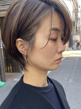 ロータス(Lotus) インナーカラーハイライト束感ショートボブ担当カタダ