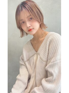 エース (ACE) ACE 透け感ミルクティーベージュ×ぱつっとボブ　横浜