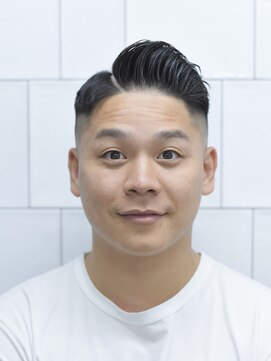 メリケンバーバーショップ コウベ(MERICAN BARBERSHOP KOBE) 束感パーマサイドパートスキンフェード