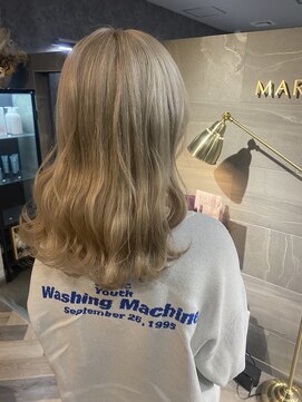 マーレ(MARLE./) やわらかホワイトブロンド