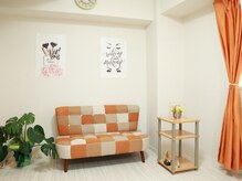 ラタッタ(Ra:tatta)の雰囲気（待合スペースはホッと一息、かわいいソファーがお出迎えします。）
