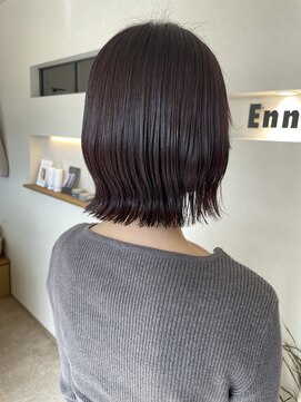 エンネ(Enne) ボブ × 暗めカラー