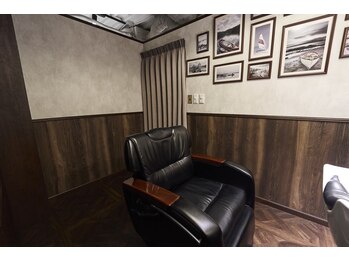 LAVIE NEW STANDARD BARBER HANARE 新宿＜理容室＞