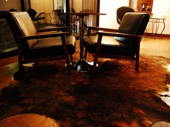 フォルカ ヘア ドレッシング(FORCA hair dressing)の写真/【自然なストレート×艶髪】年齢によるうねりや広がりを抑えて、扱いやすい髪へ♪