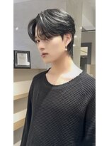フリップ(Flip)&nbsp;韓国風センターパートウルフ