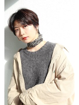 e.m.a プレミアムビューティーサロン 栄駅店(e.m.a PREMIUM BEAUTY SALON) センターパートショート/ハンサムショート