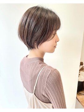 アテナ 六本松店(ATENA) 大人可愛い20代30代40代黒髪前下がりひし形小顔ボブ丸みショート