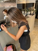 メリー オオサカ(Merly Osaka)&nbsp;巻かなくても自然体で十分可愛いバレイヤージュ_natural greige_