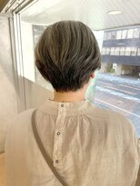 アイディール 心斎橋店(:ideal) 白髪染めをしない、白髪を活かしたグレイヘア