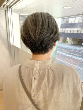 アイディール 心斎橋店(:ideal) 白髪染めをしない、白髪を活かしたグレイヘア