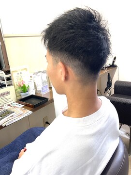 コアフィールフィス(COIFFURE fils) 【見附 今町】黒髪 フェードカット 似合わせ