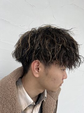 ビーリボーンヘアーズ(Be Reborn HAIRS) ツイストカールとメッシュ