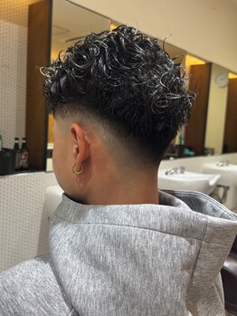 チュラバーバー 和泉中央店(CHURA BARBER)の写真/サロン難民のお客様必見!!“Chura”はあなたの秘めた魅力を引き出します。歩くだけで振り向かれる髪へ。