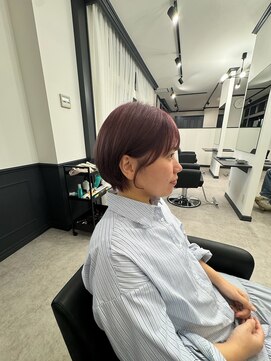 ログ(LOG) くびれショートハイトーンショートピンクヘア