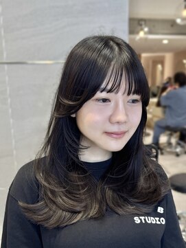 ミズチャーム(Ms.CHARM) 顔まわりカット/レイヤーカット/髪質改善/外苑前