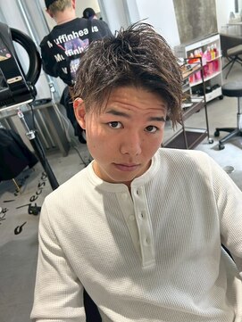 メンズサロン キング 枚方店(Men’s salon K!ng) ホワイトメッシュ/ツイスト/ツイスパ/パーマ/メンズ/眉毛