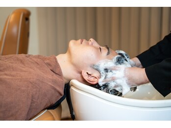 ヘアーズ ゼノン ルクアイーレ店(HAIR'S ZENON)の写真/【梅田/西梅田】仕事帰りにも◎アロマを使ったメンズヘッドスパで気分もリフレッシュ
