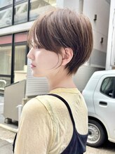 ナンバー 六本松(Number)&nbsp;ベージュカラー×大人ショート