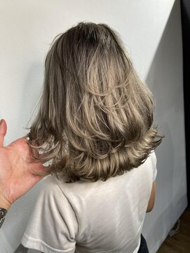 アルカナ 明治神宮前原宿(ARCANA) ハイトーンボブ　バレイヤージュ　ケアブリーチ　レイヤー