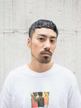 ピズム(PISM) フェードカット/韓国マッシュ/前髪パーマ/スキンフェード