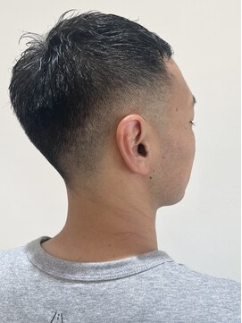 バンク(BANC) フェードカット クロップバーバースタイル