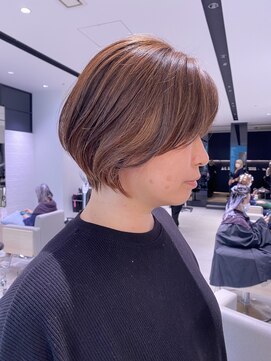 ステア ケース(stair case) 耳掛け乾かすだけまとまるショート丸みショートボブ