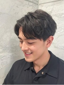 キングオブヘア バイ ノイズ 梅田茶屋町店(KING of hair by NOISM) センターパートパーマメンズウルフカットメンズ髪型ヘアスタイル