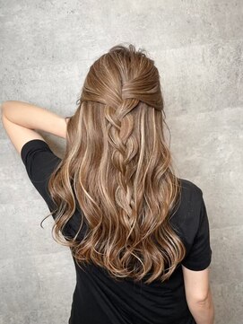 アンダーバーホワイト 泉佐野店(_WHITE) ☆ ハイライトカラー　ケアブリーチ　ダブルカラー　イルミナ