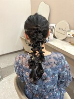 ミラ(Mila) 人気スタイル＊高めツインポニー/結婚式.お呼ばれ.オケージョン