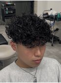 スペインカール　ツイストスパイラル眉カットメンズパーマ