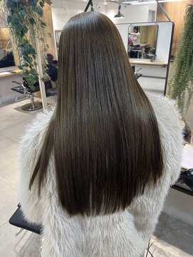 ロマリア(Lomalia) Lomalia表参道ナチュラルグレージュ