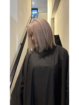 ホワイトベージュ