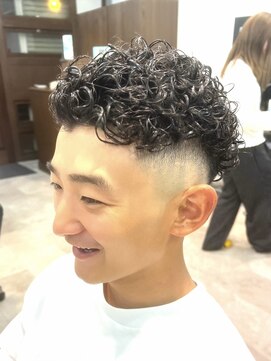 ビューネオ(VIEW NEO) スキンフェードバロックパーマ