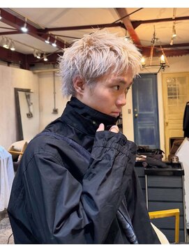 アデ オモテサンドウ(ade omotesando) メンズ ホワイトブロンドショート