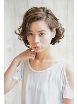 ヘアーピリナ(hair PILINA) 華やかショートボブ