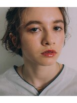 ハニーマスタード(HONEY MUSTARD)&nbsp;ショート×くせ毛ニュアンスパーマ×スモーキーグレージュ