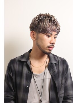 メリケンバーバーショップ フクオカ(MERICAN BARBERSHOP FUK) サイドパートショートセミウェットワイルドツーブロックテクノ