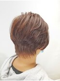 30代・40代大人可愛い小顔ワンサイドショートボブ丸み前下がり