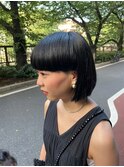 オーバーワイドバング×黒髪ボブ