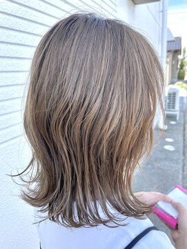 ケーオーエスビューティー(K O S beauty) ミルクティーベージュ×ミディアム